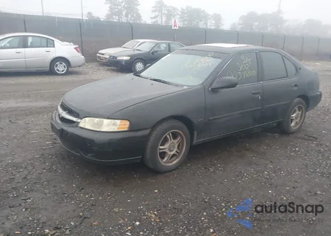 1995 Nissan Maxima Gle/Gxe/Se z USA, uszkodzony, nr VIN JN1CA21D2ST011822